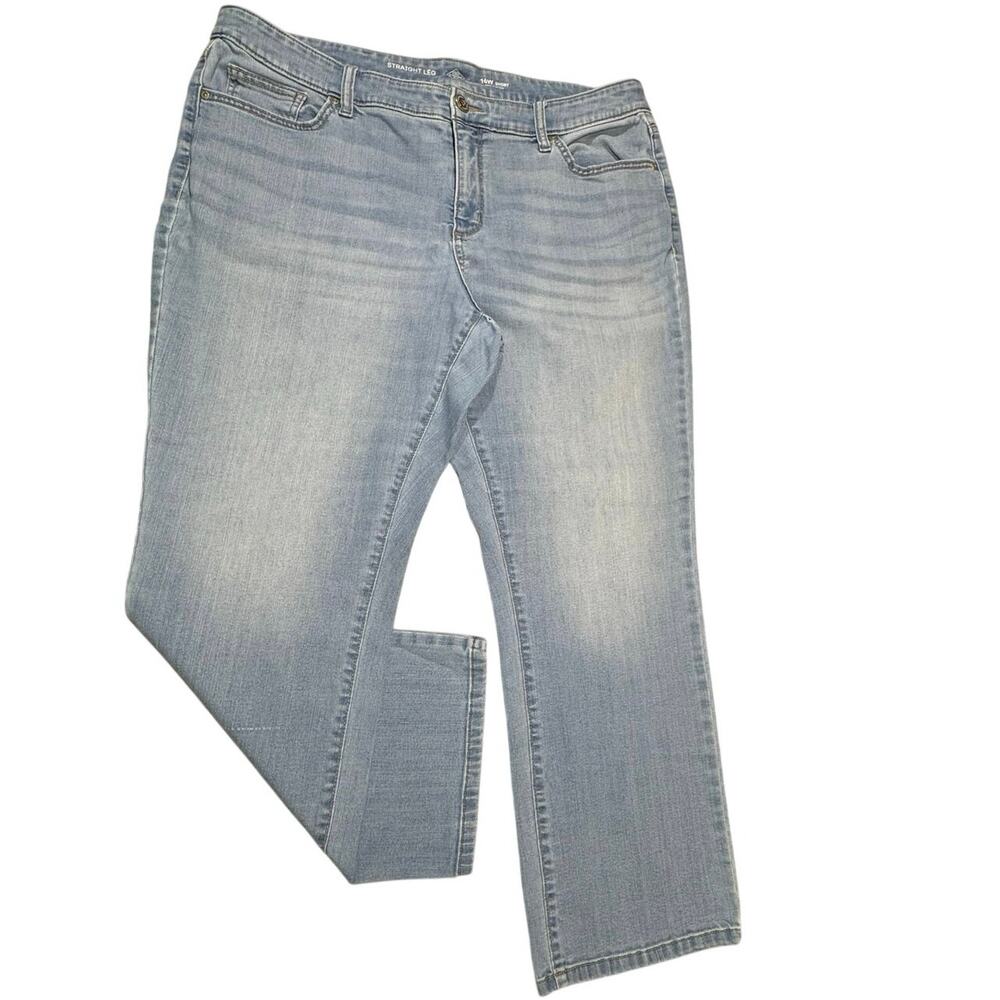 St. John’s Bay Women’s Straight Leg Jeans Size 16W Short Light Wash